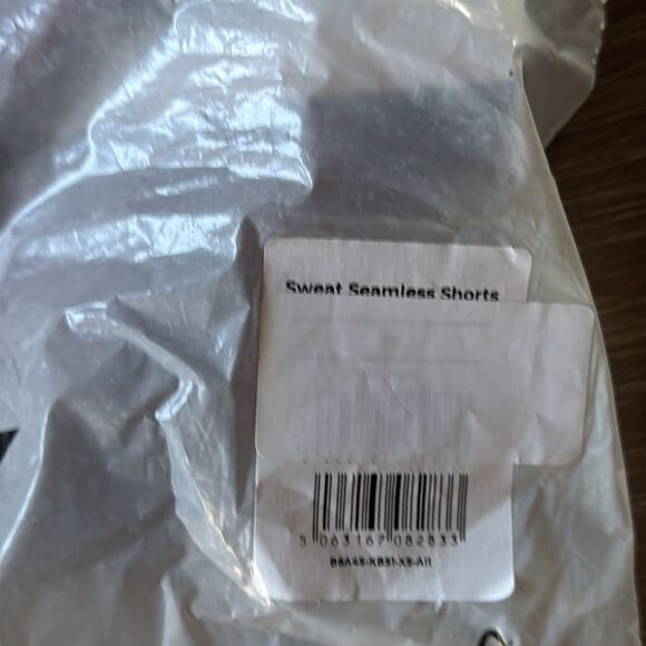 Gymshark SWEAT SEAMLESS SHORTS Plum Pink XS NWT in‎ packaging - Picture 6 of 8